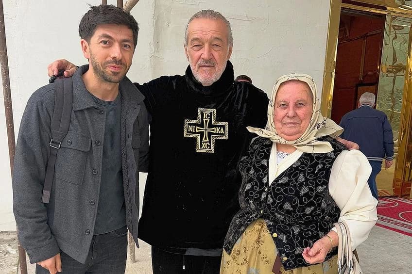 Mircea Bravo, poză virală cu tanti Lenuța şi Gigi Becali: „Bunica, din vară la Steaua!” CSA a reacţi