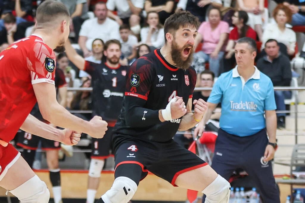 Mircea Peța, cel mai bun voleibalist din ultimii doi ani din campionatul României, rămâne la Dinamo