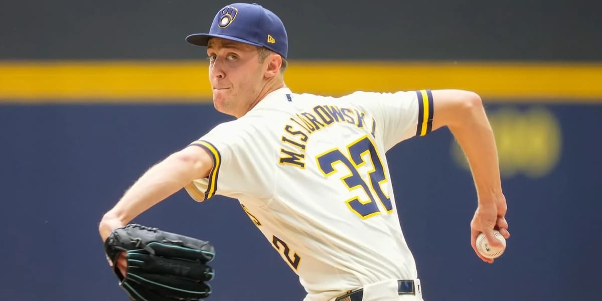 Miz raises bar for 100+ mph pitches: 'That's what I do. I throw hard'