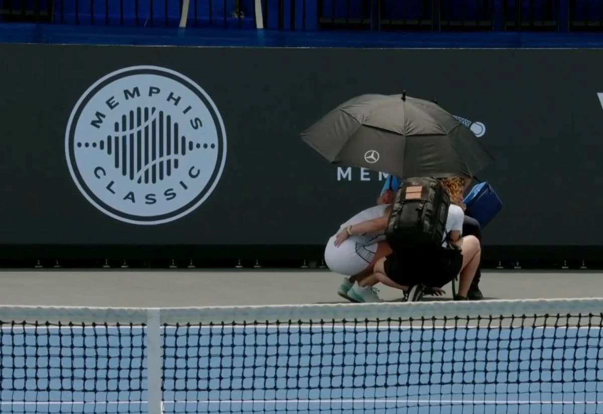 Momente de panică în circuitul WTA! Jucătoarea a leșinat și a avut nevoie de scaun cu rotile pentru