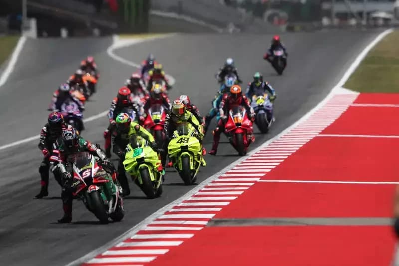 MotoGP could switch to Formula 1 two-by-two grid layouts in major rule change