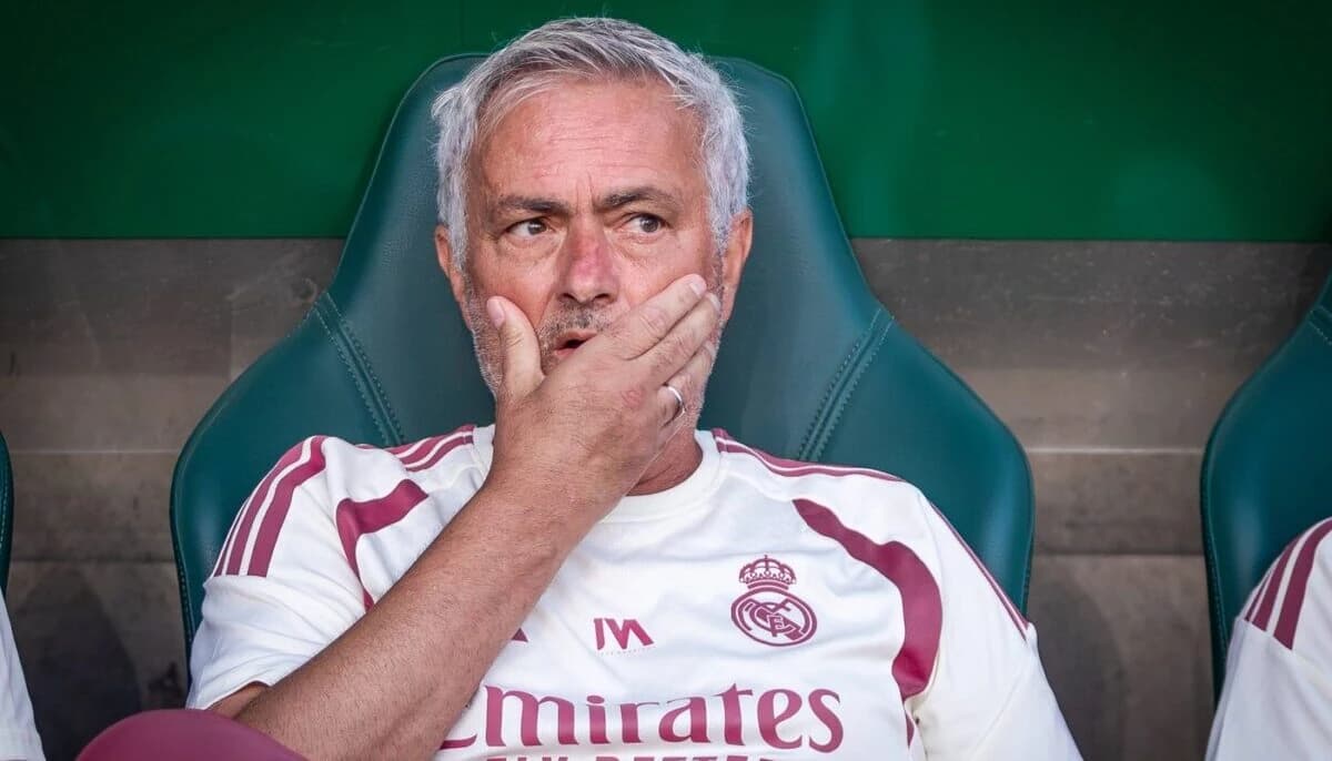 Mourinho a decis! Doi jucători, out de la antrenamente și scoși la vânzare! Real face record: peste