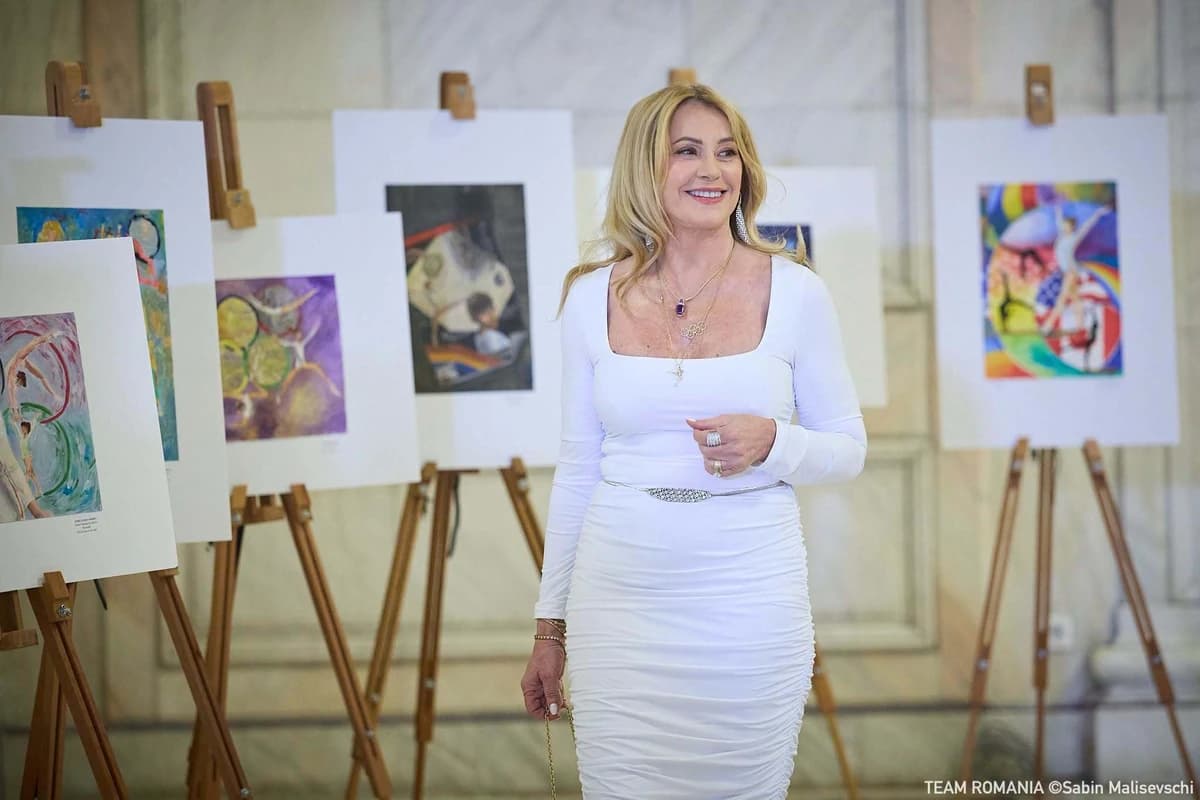 Nadia Comăneci, decorată cu Ordinul Naţional „Steaua României” în grad de Mare Cruce / Aţi făcut cev