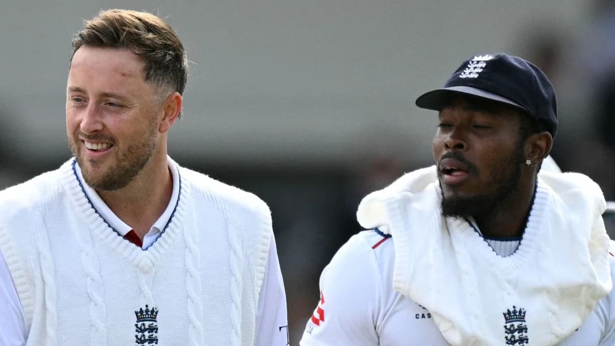 Nasser Hussain says any side in world cricket would struggle against England bowling attack in curre