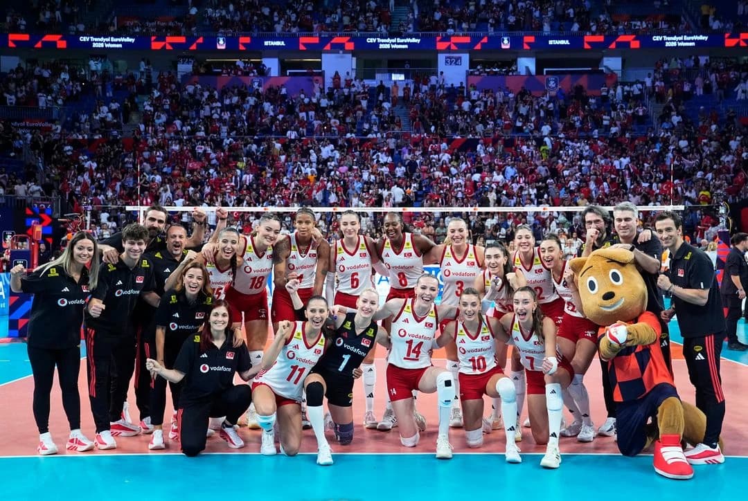 Naționala de volei feminin a Türkiye s-a calificat în semifinalele Campionatului European