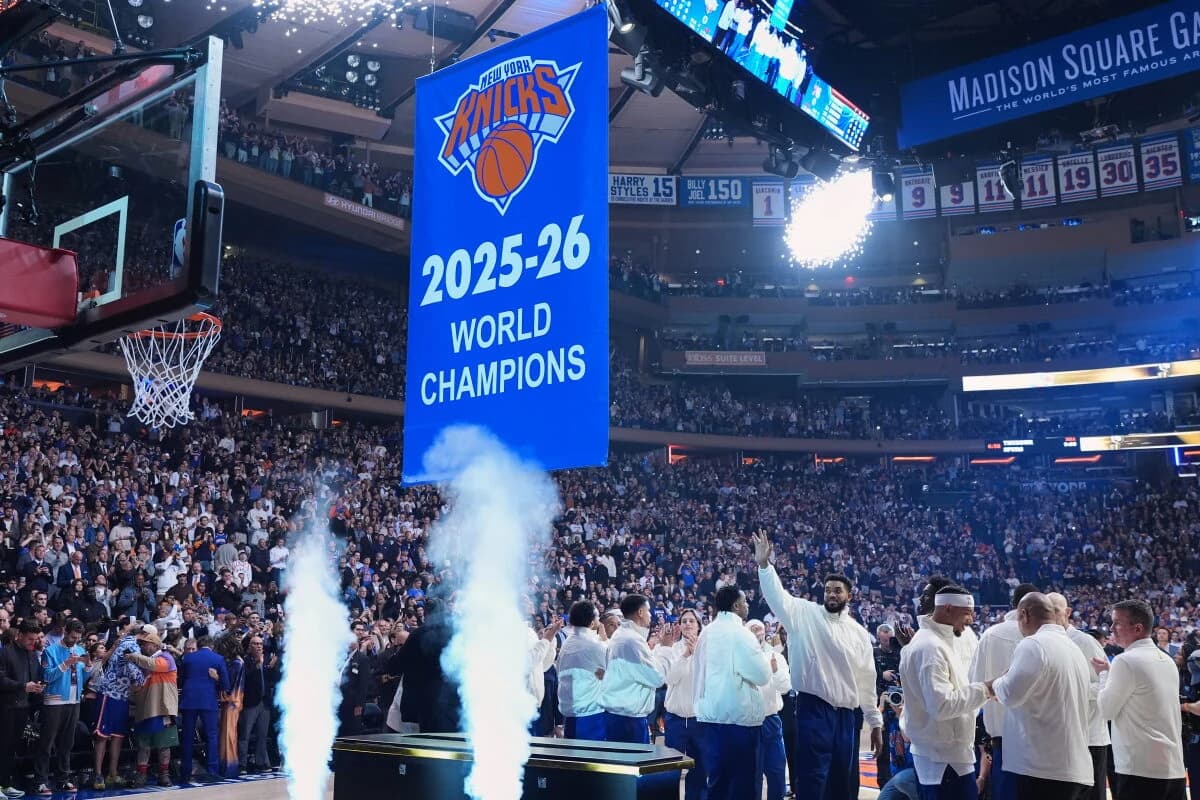 NBA champion Knicks celebrate 2 titles on a banner night in Madison Square Garden