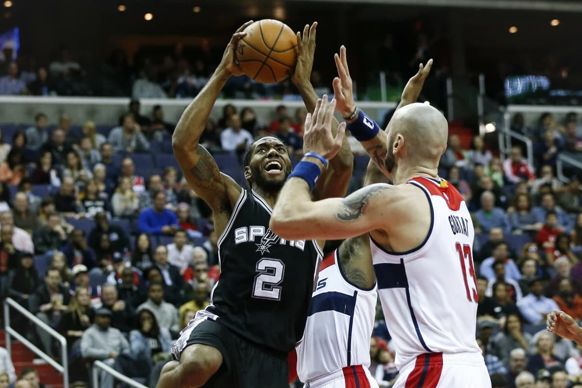 NBA. Transferul lui Kawhi Leonard la Toronto, blocat de ancheta privind regulamentul salarial