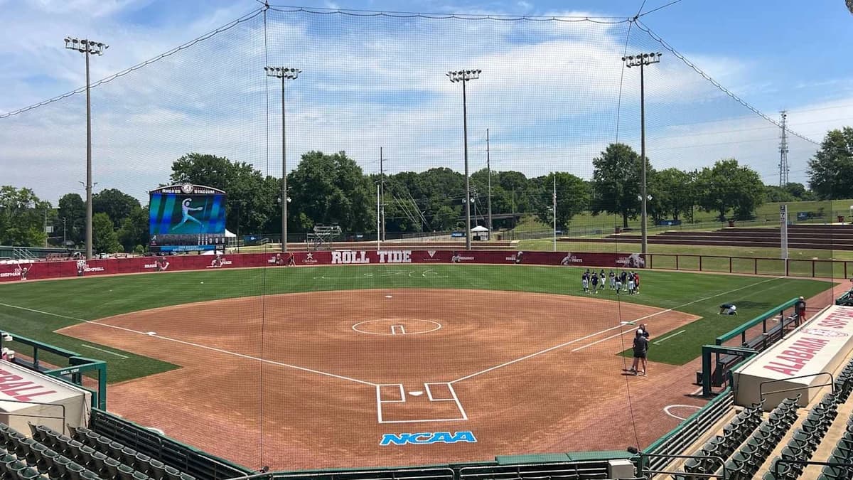 NCAA Softball Live Updates from No. 1 Alabama vs. Belmont