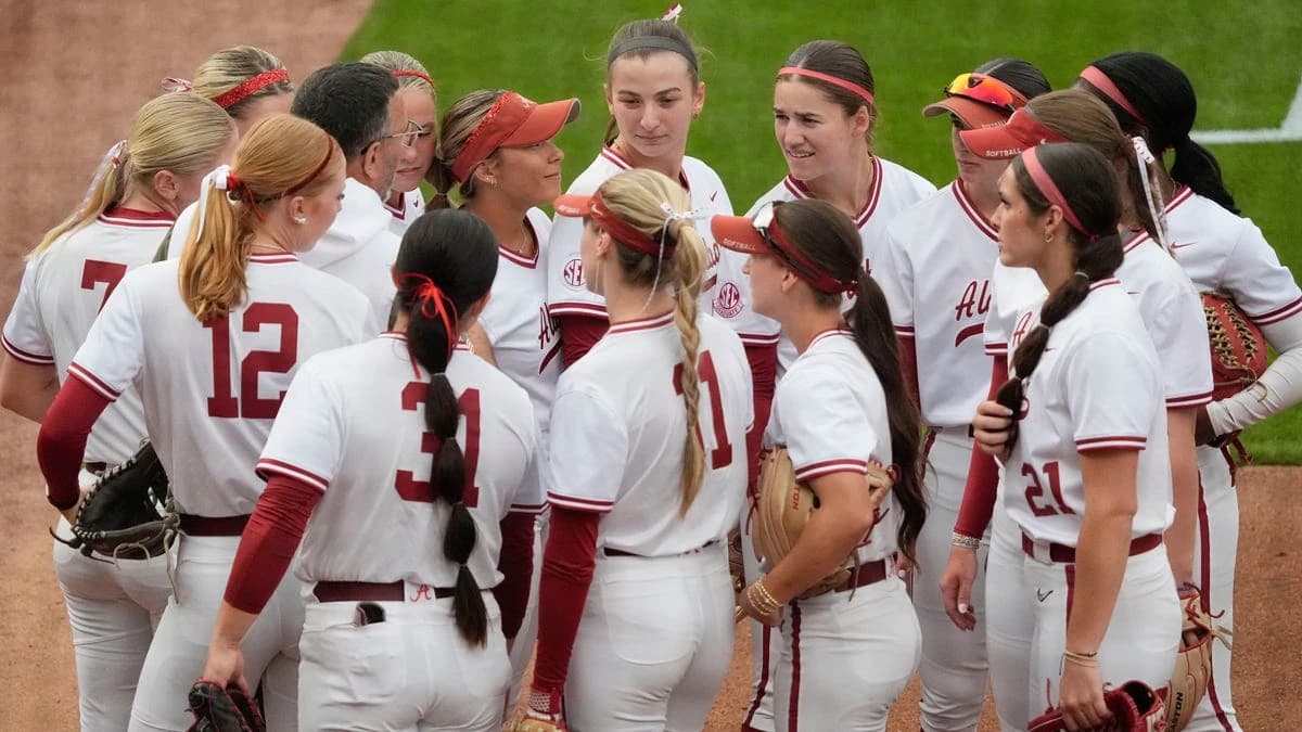 NCAA softball top 25 rankings entering SEC, ACC, Big Ten tournaments