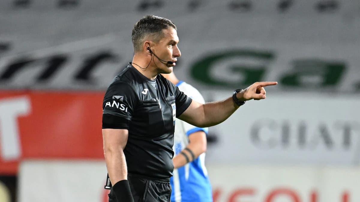Nebunie în Dinamo – Craiova. Kovacs a dat penalty, VAR a întors decizia: lovitură liberă și cartonaș