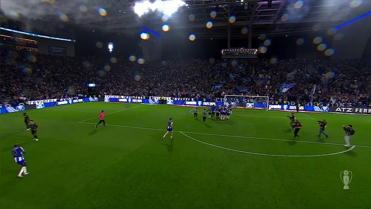 Nebunie totală după ce FC Porto a devenit campioană! S-a declanșat fiesta pe Estadio do Dragao