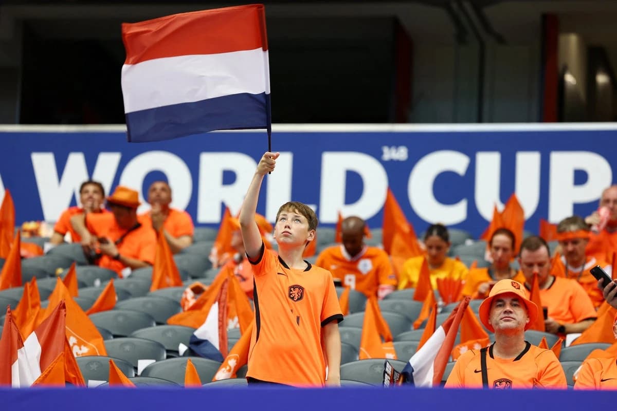 Netherlands vs Japan LIVE: Memphis Depay starts on bench for Dutch in Group F World Cup clash
