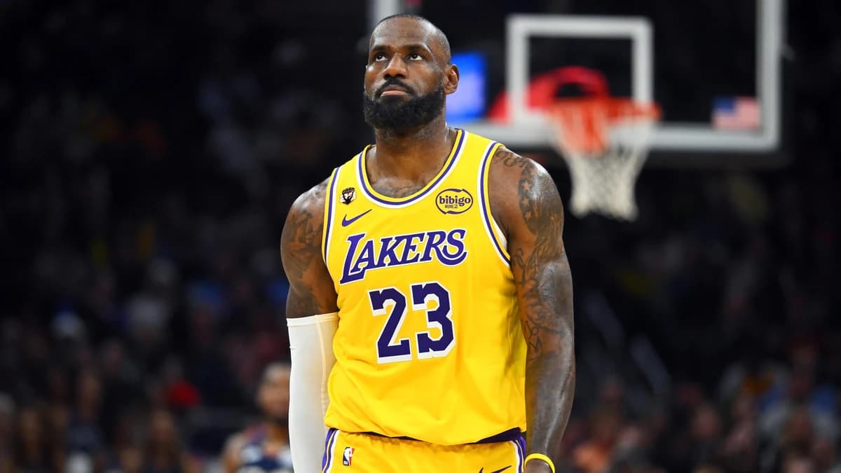 New LeBron James Rumors on Potential Contract 'Pay Cut' for Cavs in NBA FA amid Lakers Return Buzz