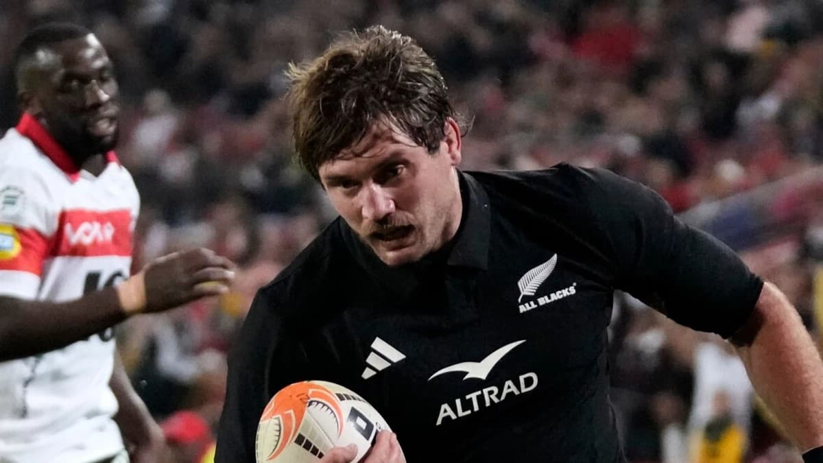 New Zealand's tour of South Africa: All Blacks come from behind to beat Lions 41-35 after huge scare