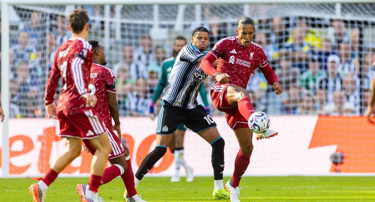 Newcastle - Liverpool 2-2 | „Cormoranii” au salvat punctul la ultima fază dintr-un penalty controver
