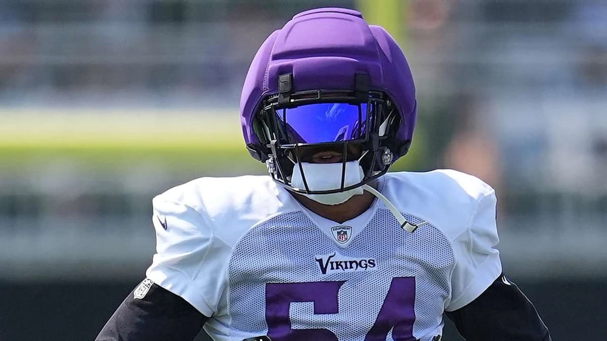 NFL news roundup: Vikings' Jamal Adams knee injury is 'not good'; Texans sign QB