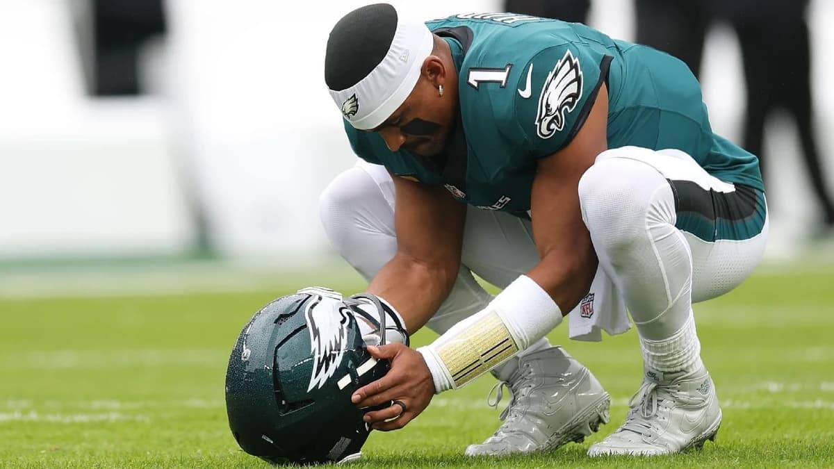 NFLPA calls for 'full investigation' into Eagles QB Hurts' medical care