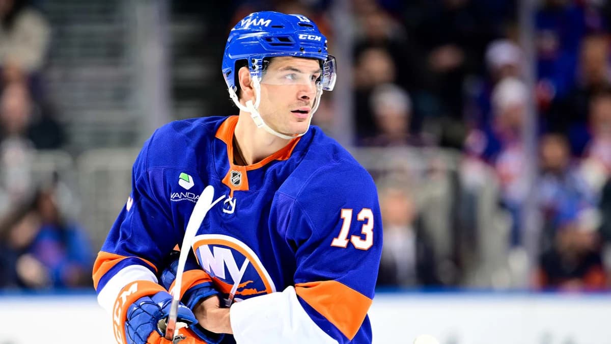 NHL Status Report: Barzal to travel with Islanders, not ruled out for opener