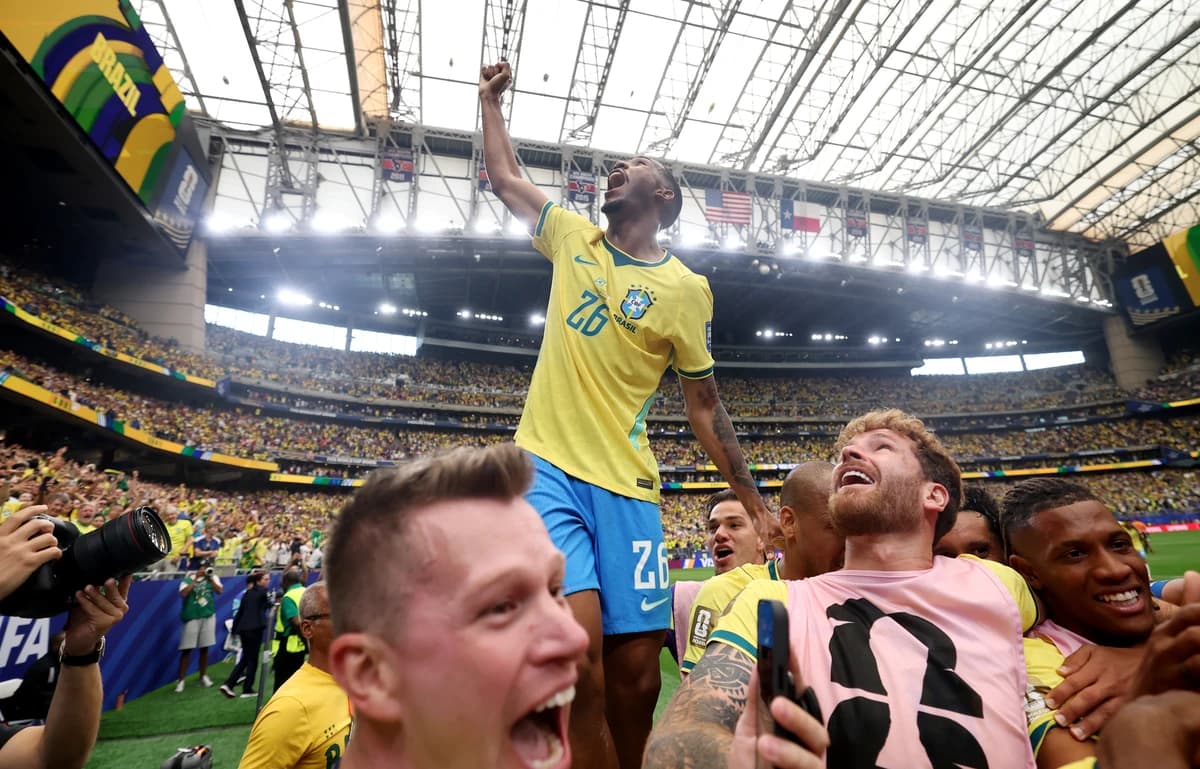 Nimeni nu a mai reușit așa ceva! Golul din Brazilia - Japonia 2-1 a intrat în istoria Cupei Mondiale
