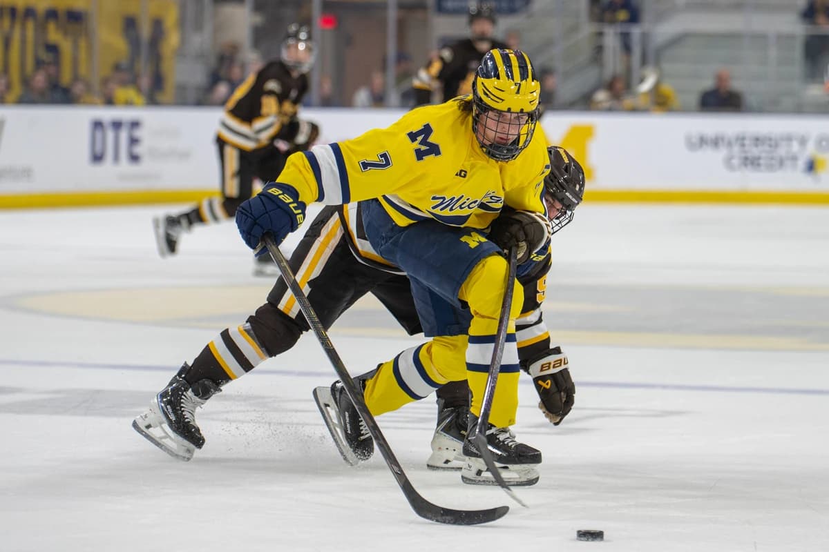 No. 1 Michigan remains perfect, bests No. 5 Western Michigan with last-minute goal, 3-2