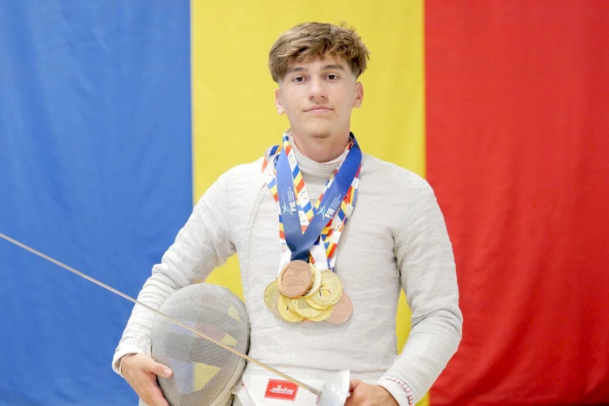Noua „perlă” a scrimei de la Dinamo » La 17 ani are bronz mondial și 32 de medalii: „El este modelul