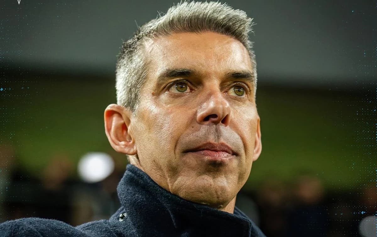 Noul antrenor al lui Dinamo, interviu în presa din Ungaria. Nuno Campos: ”Ea poate învinge pe oricin