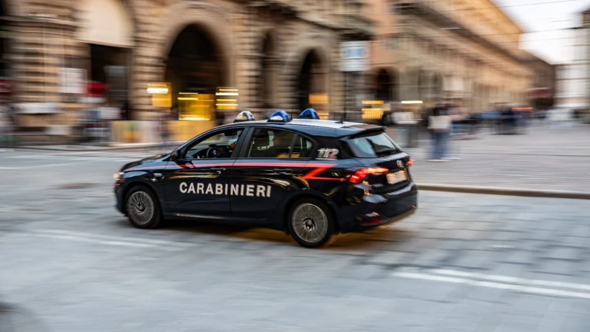 O femeie care mănâncă și doarme în hotelurile din Italia fără să plătească i-a exasperat pe afaceriș
