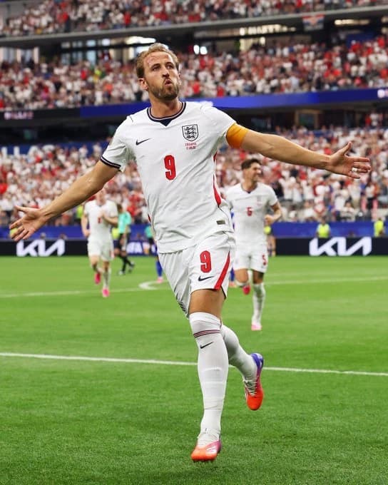 „O mentalitate tipic englezească”: Harry Kane acuză presa că încearcă să divizeze echipa Angliei îna