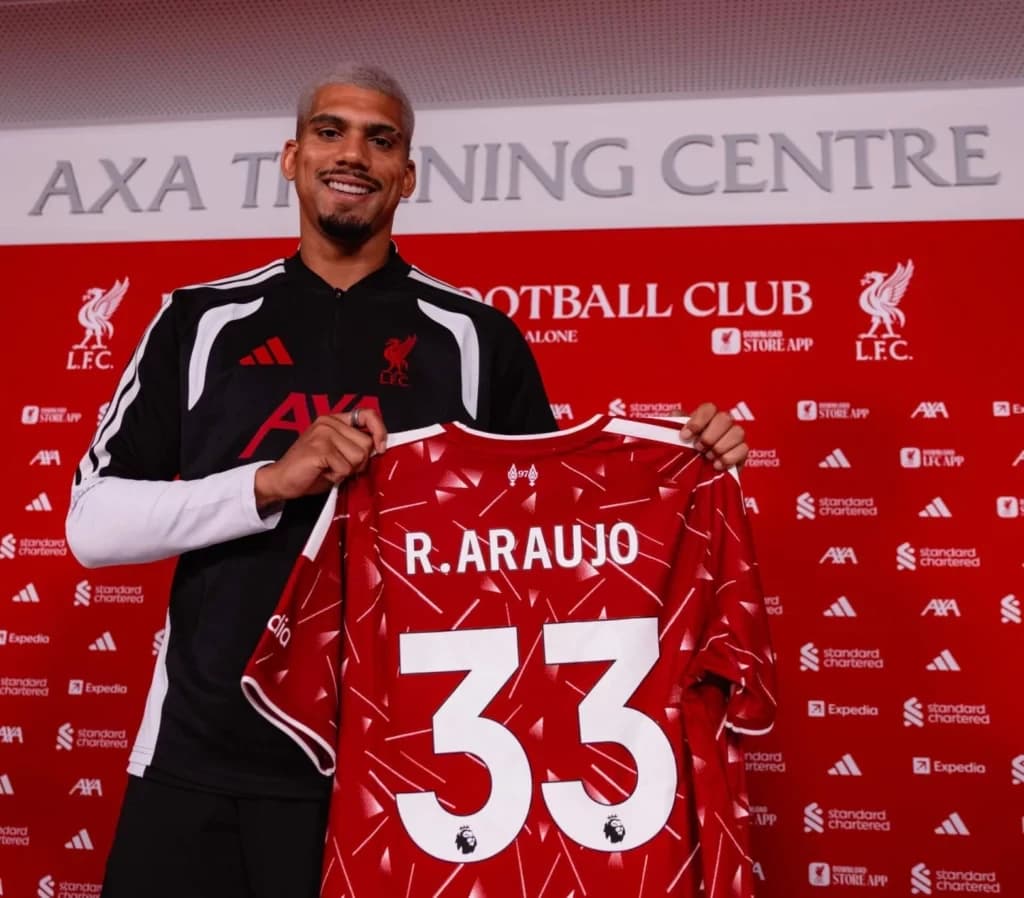 Oficial. Liverpool îl împrumută pe Ronald Araujo de la FC Barcelona pentru sezonul 2026/27