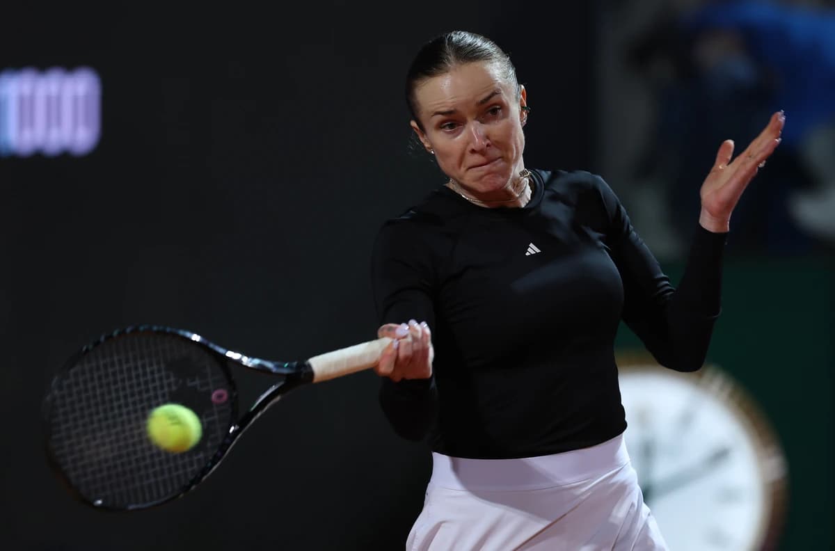 On 'unreal' night, Svitolina beats Swiatek to reach third Rome final