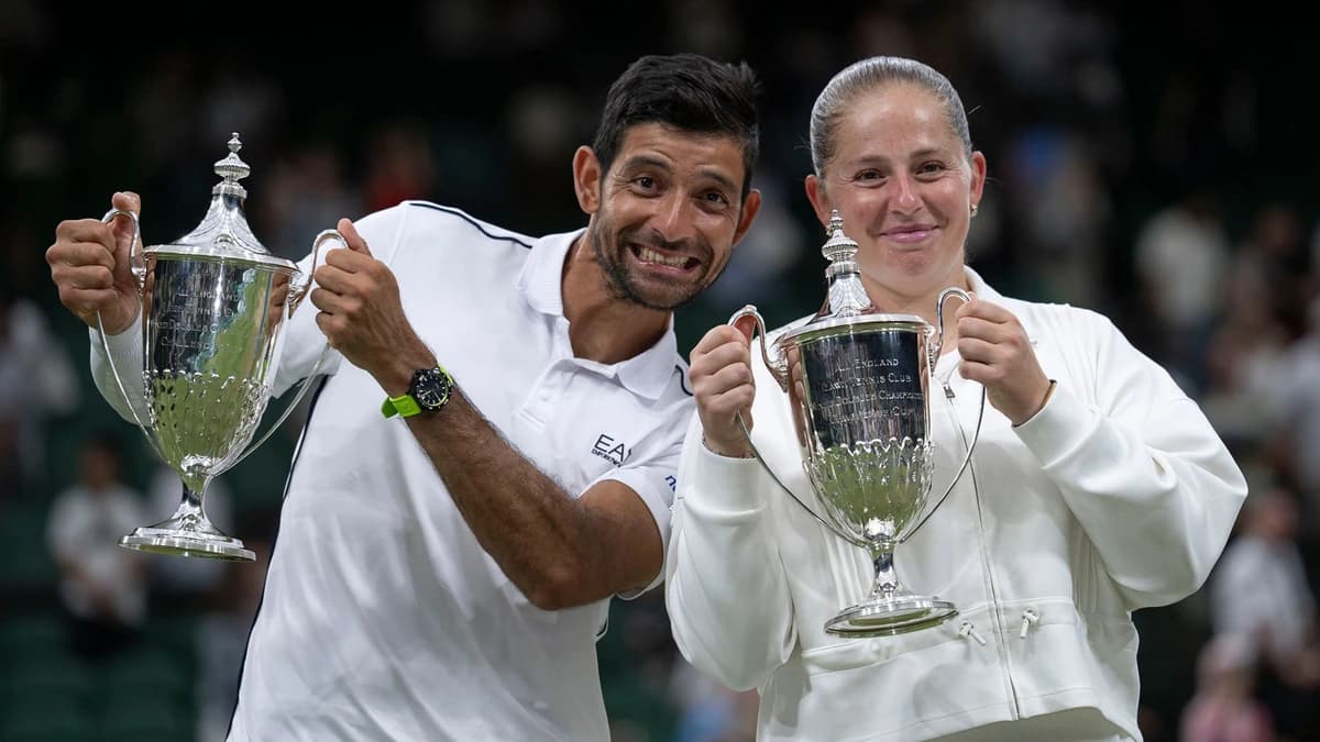 Ostapenko and Arevalo take mixed doubles title