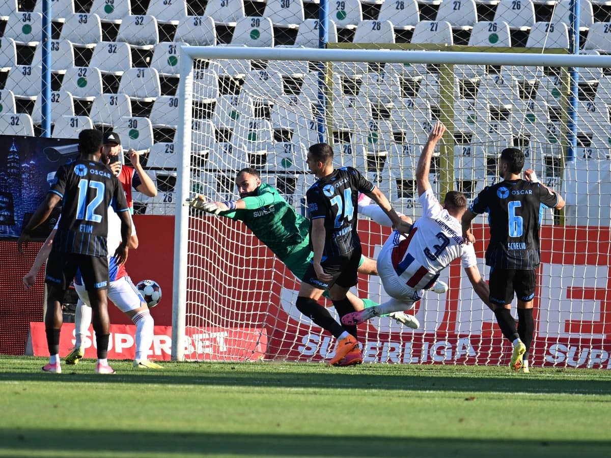 Oțelul - Universitatea Craiova 1-1. Gol spectaculos marcat în minutul 86. Campioana a jucat în 10 ma