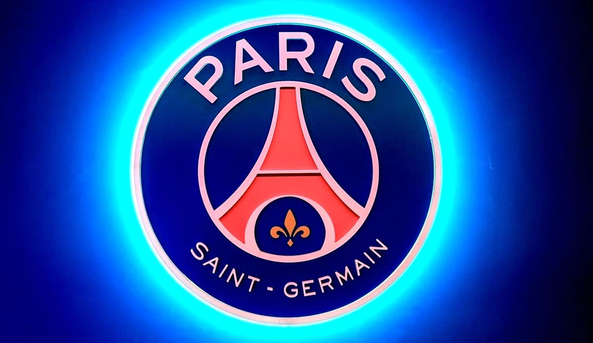 OUT: PSG i-a reziliat contractul, chiar în ultima zi de mercato! A fost votat cel mai bun din lume