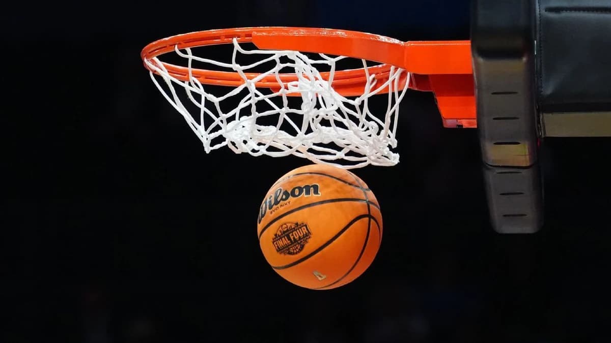 Over 100 women's hoops players join union push