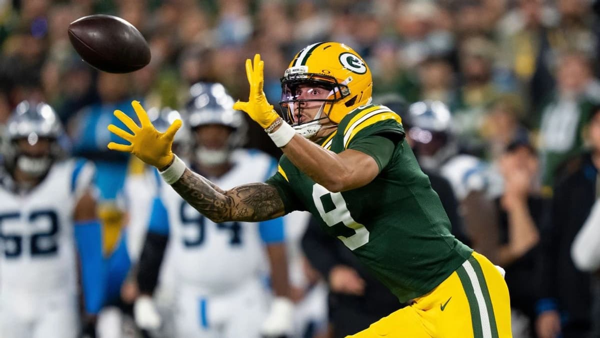 Packers WR Watson returns to play with broken rib after trip to hospital