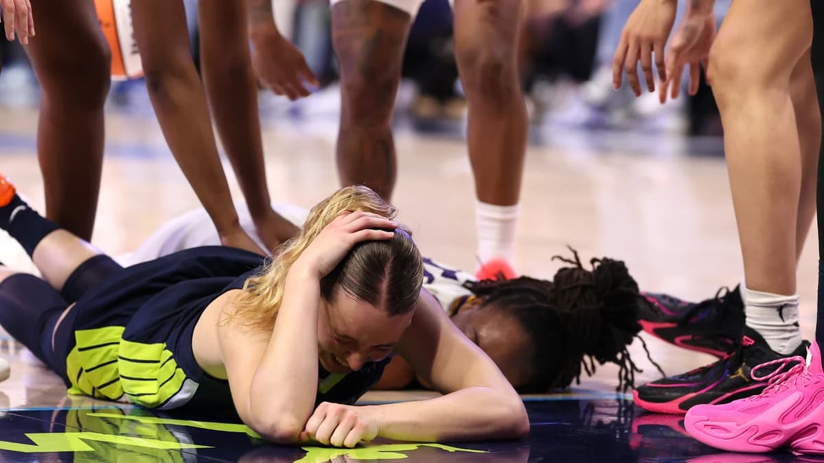 Paige Bueckers injured in scary collision with Nneka Ogwumike as Wings down Sparks for sixth win in