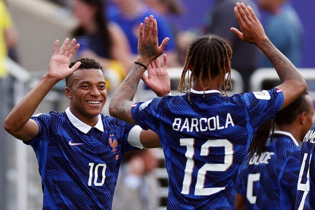 Paraguay v France LIVE: Kylian Mbappe leads French charge in World Cup last 16