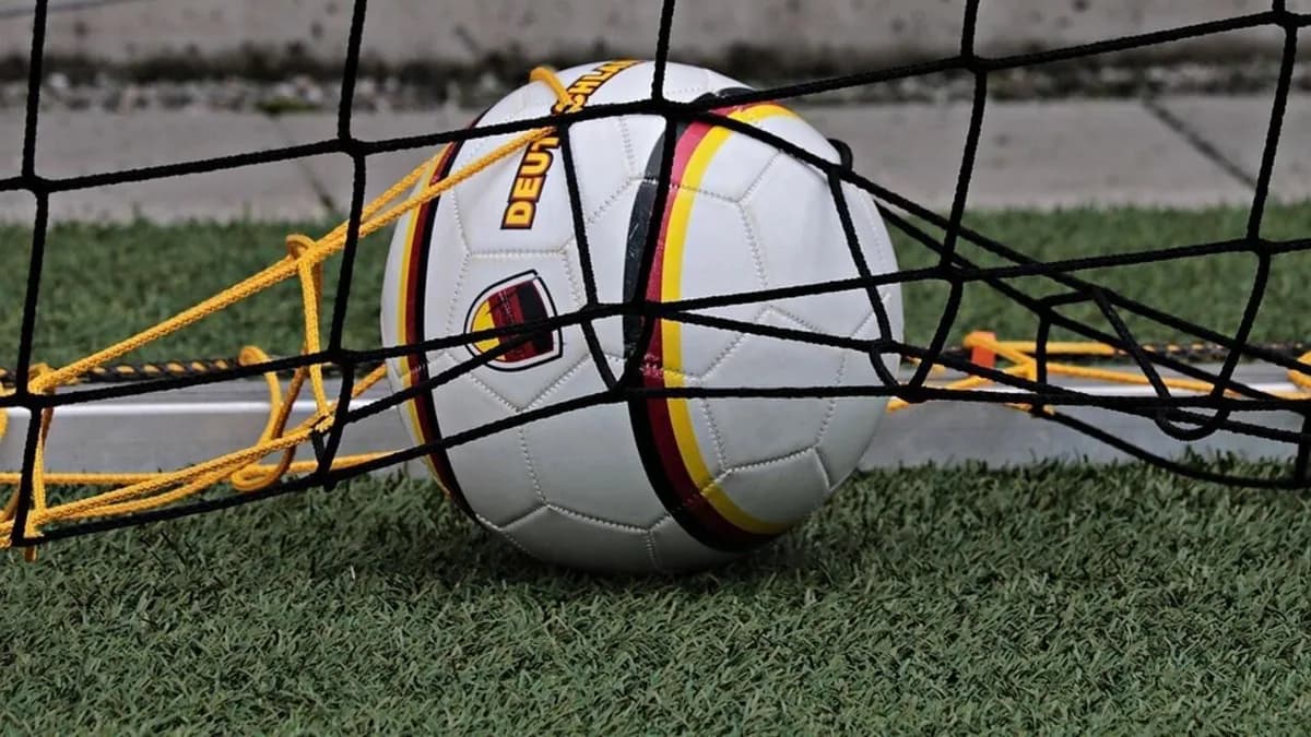 PASTILA DE SPORT - Universitatea Cluj, finalista Cupei și lider în Superligă