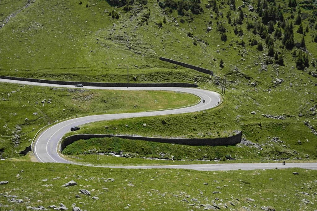 Patru zile de restricții într-o singură săptămână pe Transfăgărășan. Drumul se închide din nou sâmbă