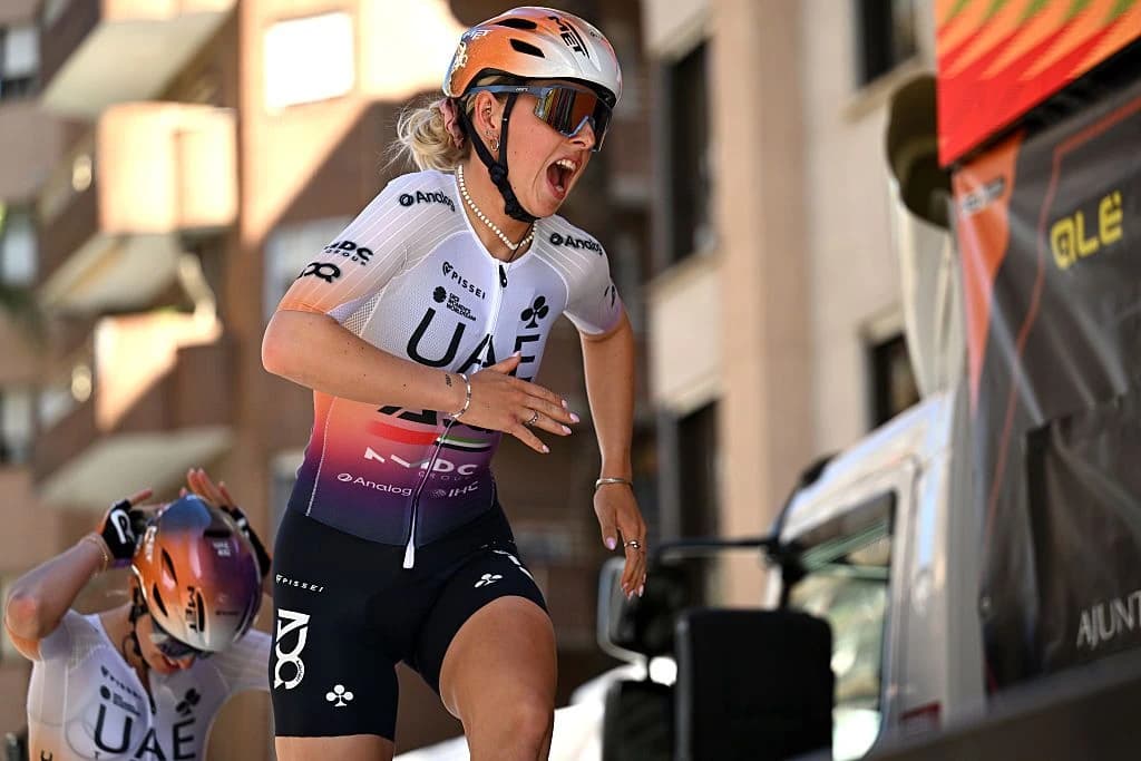 Pauliena Rooijakkers announces pregnancy, plans to return to racing