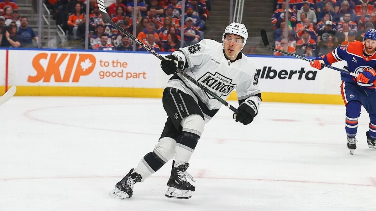 Penguins' Kuzmenko taking leave after father killed by bear on fishing trip