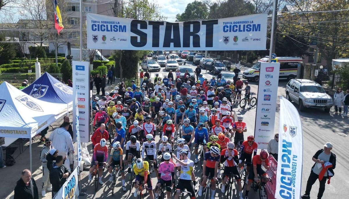 Peste 250 de cicliști profesioniști participă la Turul Dobrogei. Startul competiției s-a dat la Cump