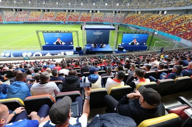 Peste 800 de specialişti din academiile de fotbal au participat la cel mai important eveniment dedic