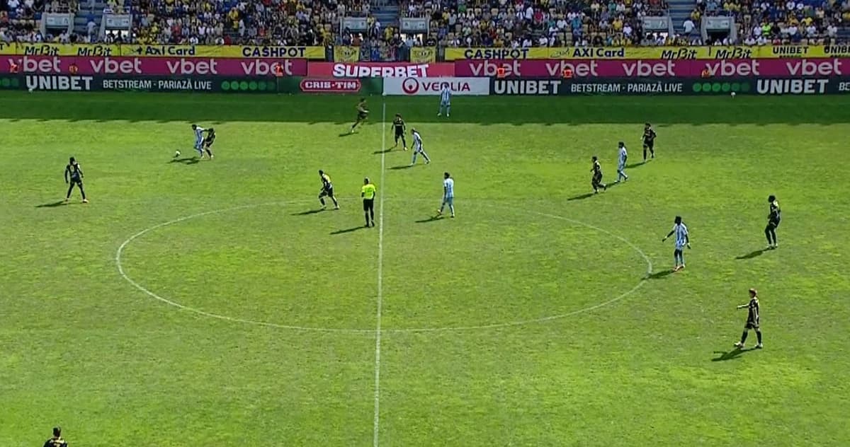 Petrolul - Corvinul 1-0, ACUM, pe Digi Sport 1. ”Găzarii” au fost aproape să majoreze scorul, dar Fl