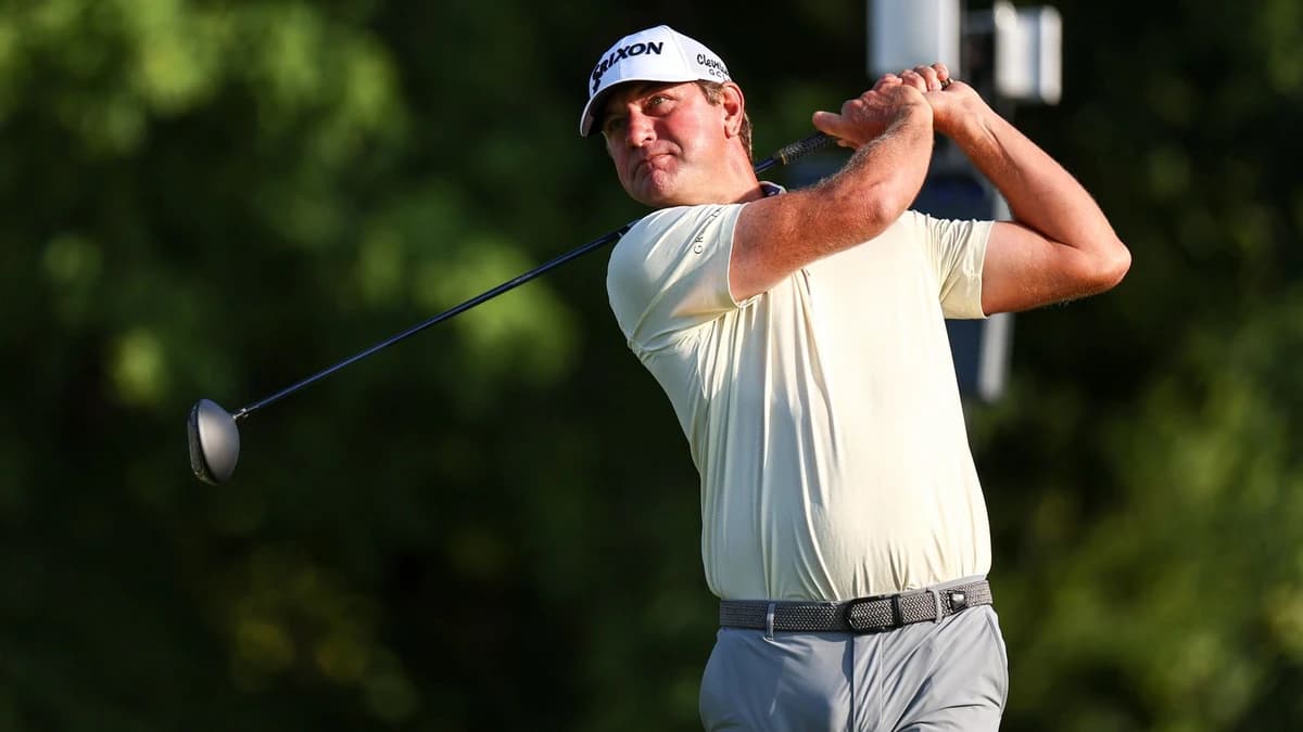 PGA Tour: Lucas Glover clears up AimPoint speculation after removing shoes during round