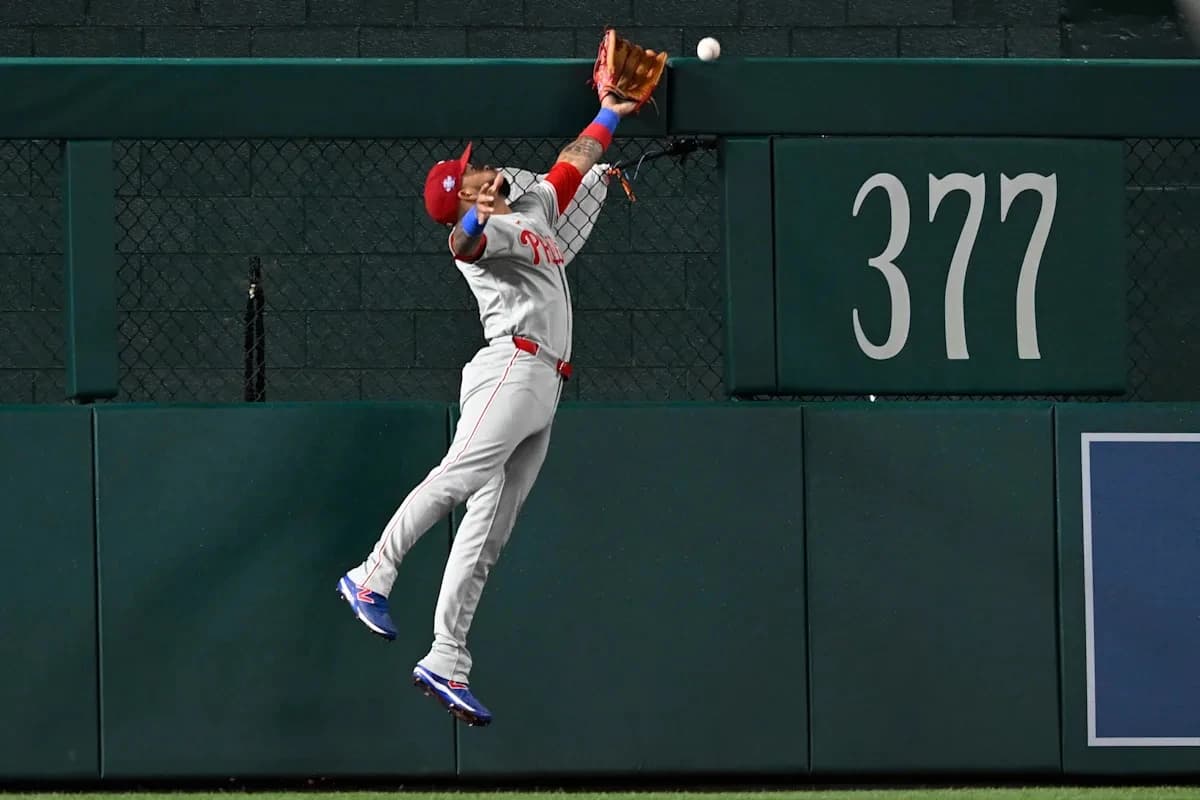 Phillies score 8 runs in the ninth inning and rally past the Nationals 14-9