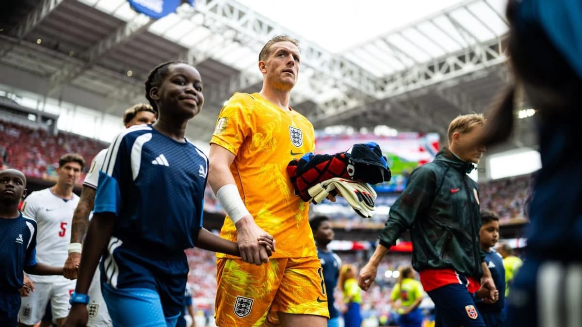 Pickord takes Shilton's WC appearance record