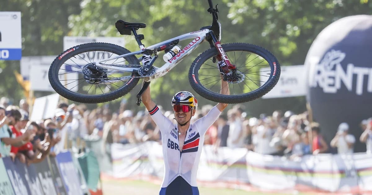 Pidcock produces masterclass to claim men's XCO world title in Val di Sole