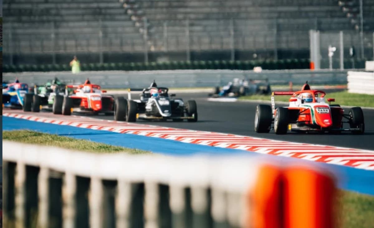 Pilotul David Cosma Cristofor, confirmat oficial la cursa Formula Trophy Malaysia! Ce spunea la Pove