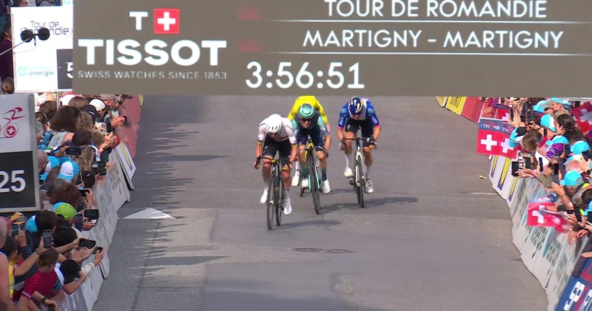 Pogacar, victorie la sprint redus în prima etapă din Turul Romandiei! Slovenul, lider la general